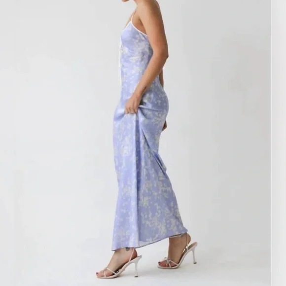 Rumored Floral Dress in Lavender and White - Picture 3 of 8